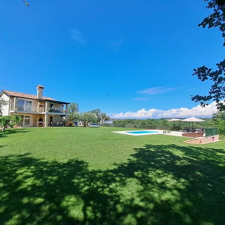 Apartments Villa Sotlar With Pool Umag Exterior photo