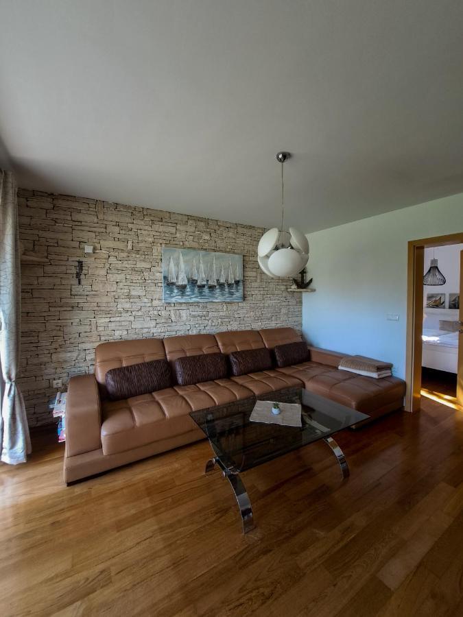 Apartments Villa Sotlar With Pool Umag Exterior photo