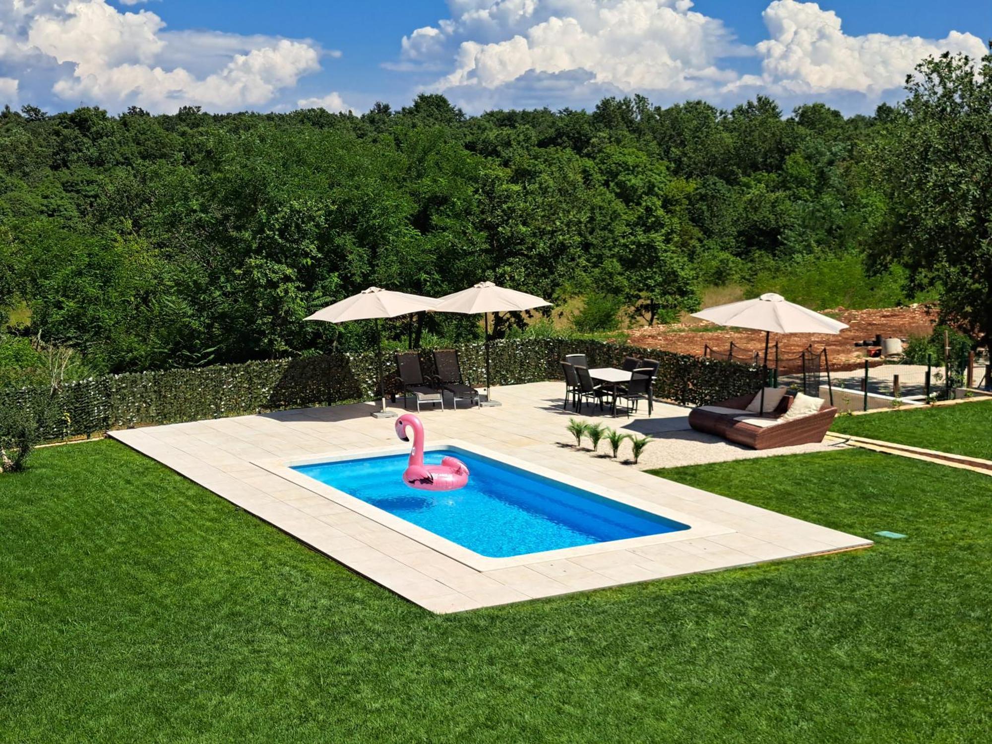 Apartments Villa Sotlar With Pool Umag Exterior photo